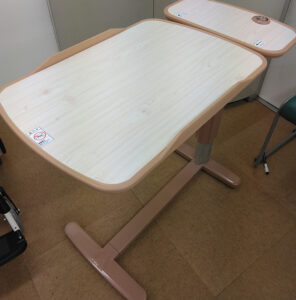 新品サイドテーブル レンタコムテーブル